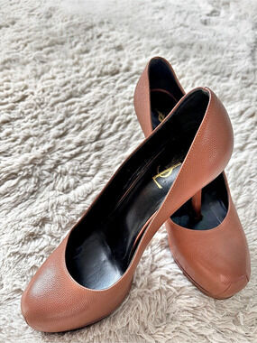 Saint Laurent Tribtoo Platform Pumps, Nude Grained Leather, Size 38.5, with Box